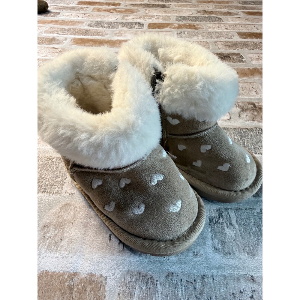 Unbranded‎ Toddler Girls Faux Fur Heart Boots Tan Beige Size 6